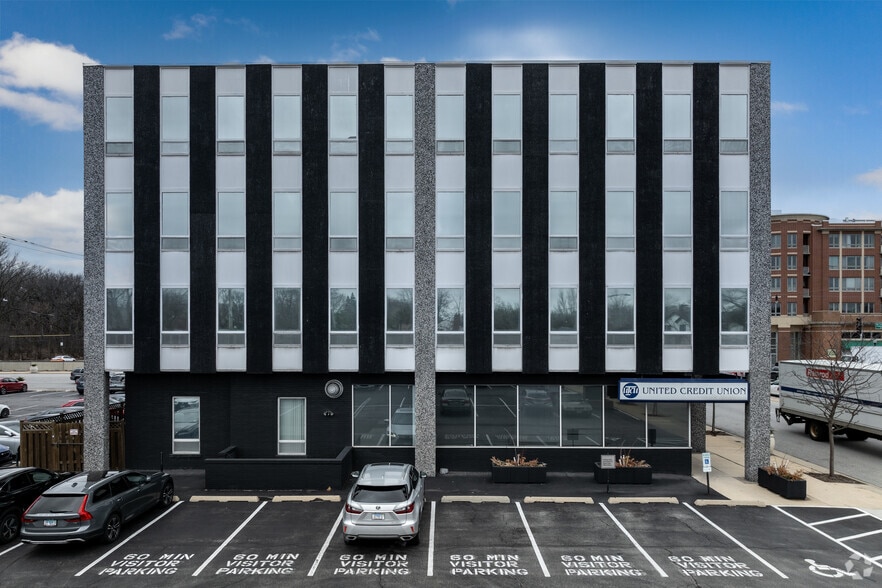 More Photos Of 4747 W Peterson Ave, Chicago Office For Lease