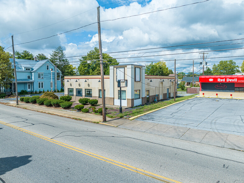 Primary Photo Of 670 N Hanover St, Carlisle Fast Food For Sale