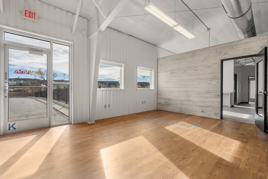 More Photos Of 607 & 647 S Gilbert St, Castle Rock Manufacturing For Lease