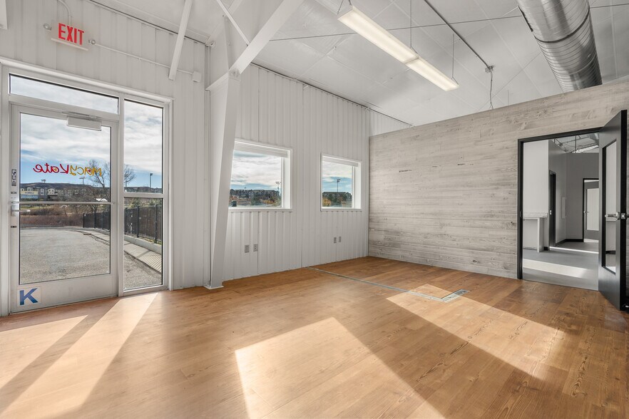 More Photos Of 607 N Gilbert St, Castle Rock Industrial For Sale