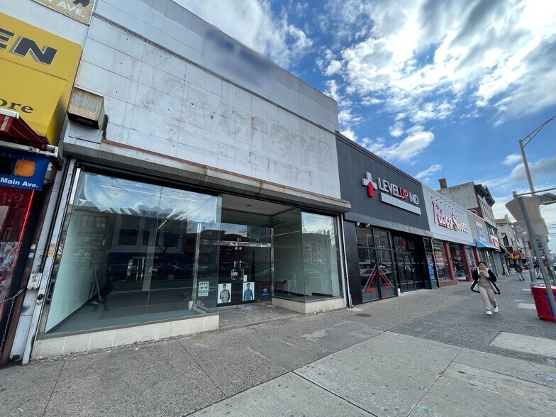 Primary Photo Of 704 Main Ave, Passaic Storefront For Lease