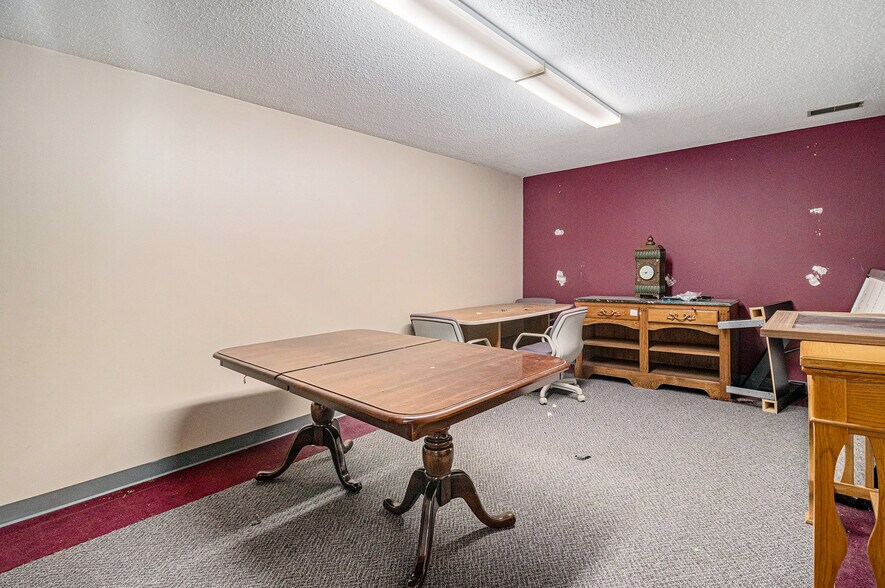 More Photos Of 715 Kingsbury St, Maumee Warehouse For Sale