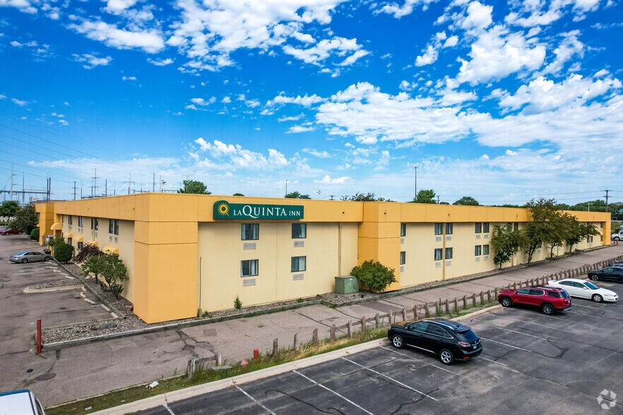 More Photos Of 7815 Nicollet Ave S, Bloomington Hotel For Sale