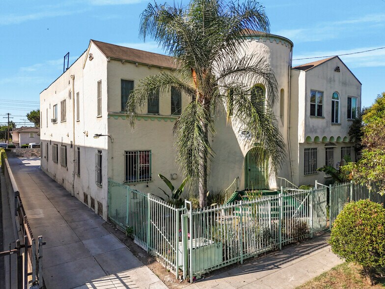 More Photos Of 4038 Marathon St, Los Angeles Apartments For Sale