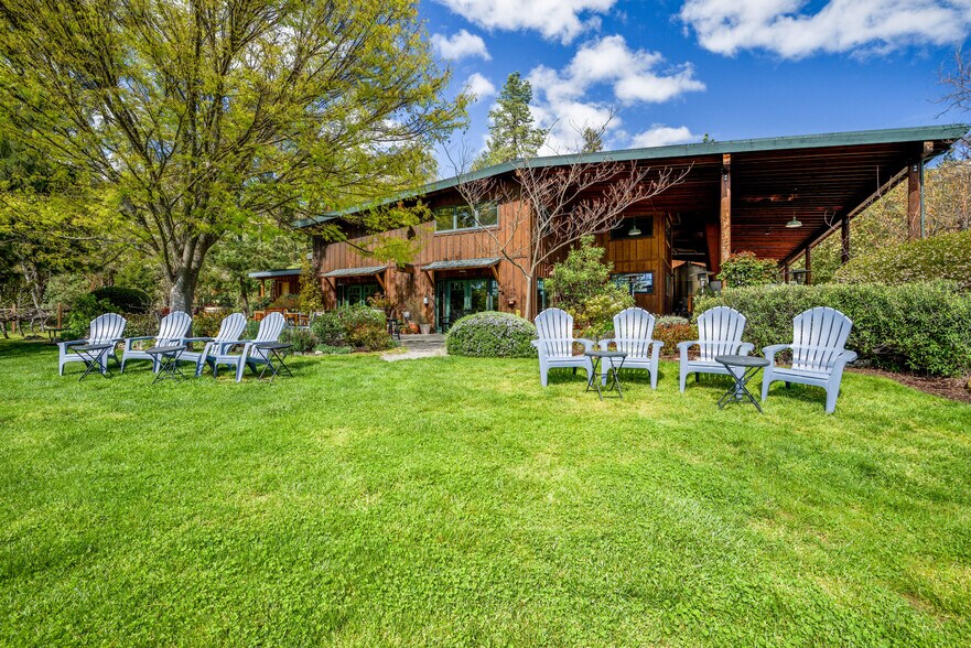 More Photos Of 818 Slagle Creek Rd, Grants Pass Winery Vineyard For Sale