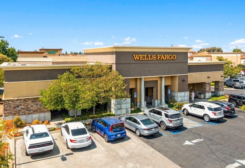 More Photos Of 1815-1865 Herndon Ave, Clovis Unknown For Lease