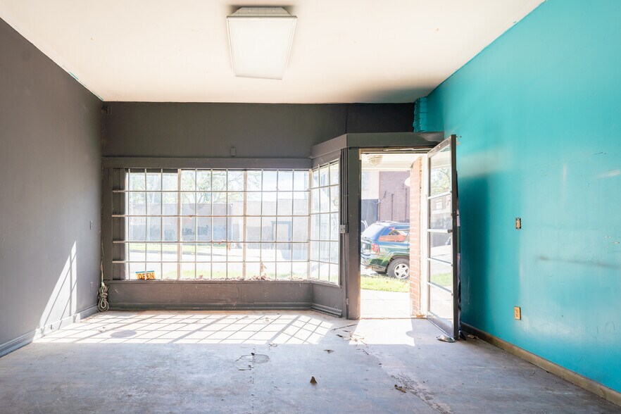 More Photos Of 4245-4247 Troost Ave, Kansas City Storefront Retail Residential For Lease