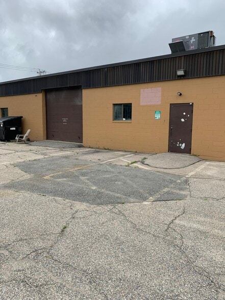 More Photos Of 53-101 Venturi Ave, Warwick Distribution For Lease