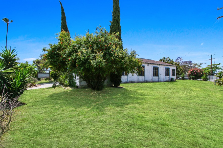 More Photos Of 109 S Aprilia Ave, Compton Religious Facility For Sale