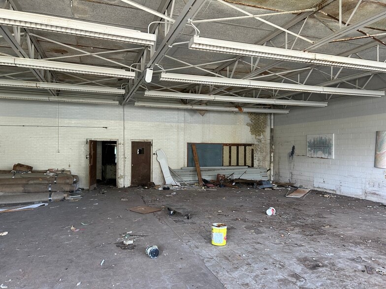 More Photos Of 8902 MacCorkle Ave, Marmet Office For Lease