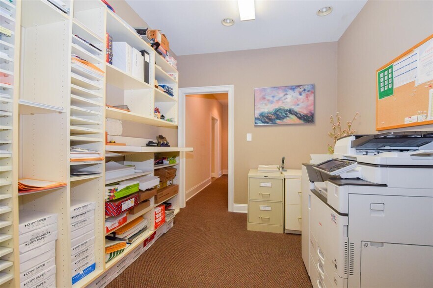 More Photos Of 2350 Electric Rd, Roanoke Medical For Lease