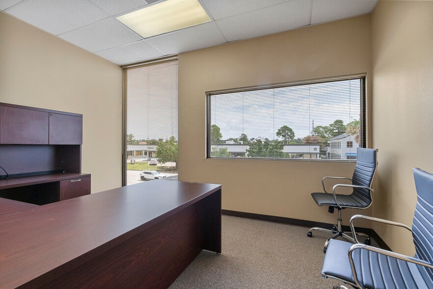 More Photos Of 25349-25351 Borough Park Dr, Spring Light Manufacturing For Sale