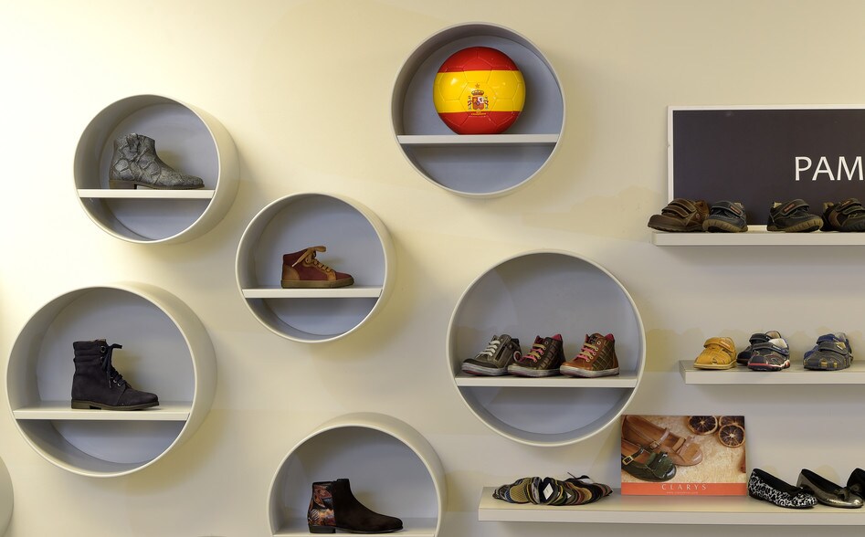 More Photos Of 201-223 Park Ave, Hicksville Warehouse For Lease