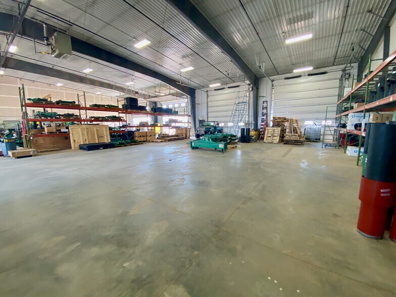 More Photos Of 603 Well St, Williston Warehouse For Sale