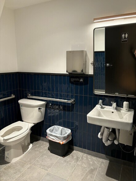 More Photos Of 600 E Putnam Ave, Cos Cob Freestanding For Lease