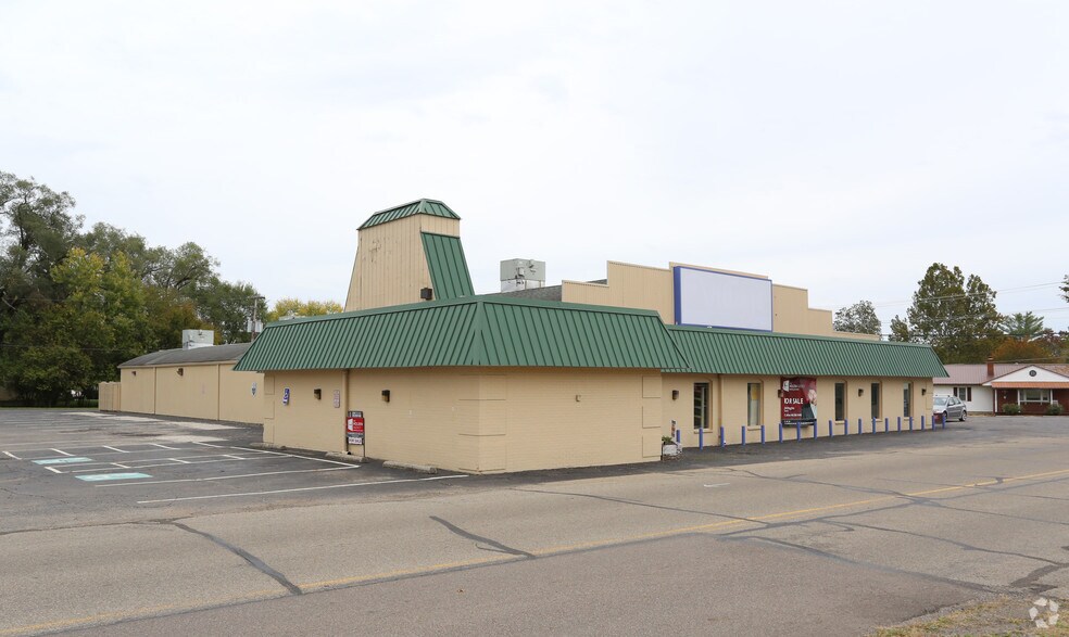 More Photos Of 130 S Main St, Fredericktown Storefront For Sale