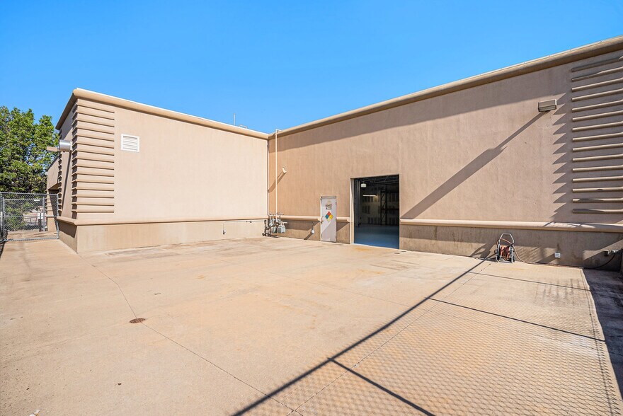 More Photos Of 7950 W Colfax Ave, Lakewood General Retail For Sale