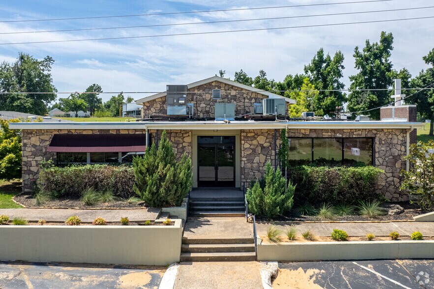 More Photos Of 2254 W Meyers Cir, Choctaw Lodge Meeting Hall For Sale