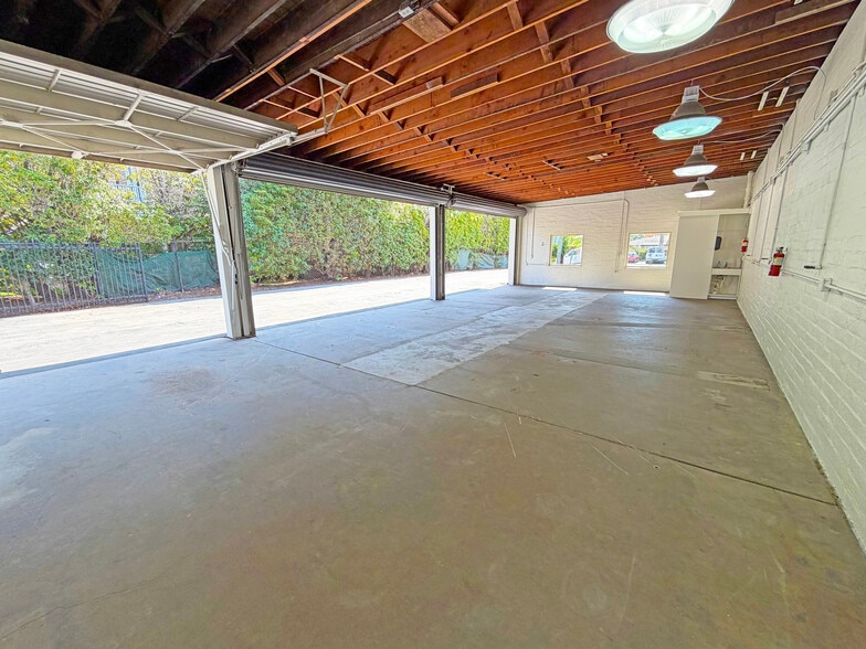 More Photos Of 1327 De La Vina St, Santa Barbara Service For Sale