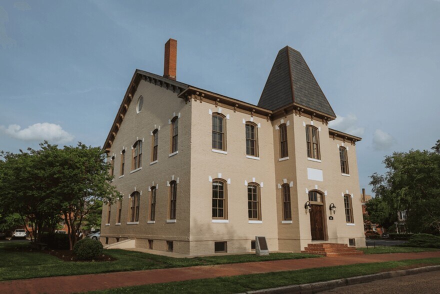 More Photos Of 441 Washington St, Portsmouth Office Residential For Sale