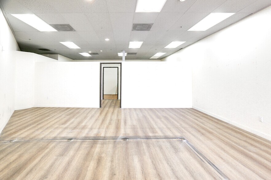 More Photos Of 1570 S Western Ave, Los Angeles Unknown For Lease