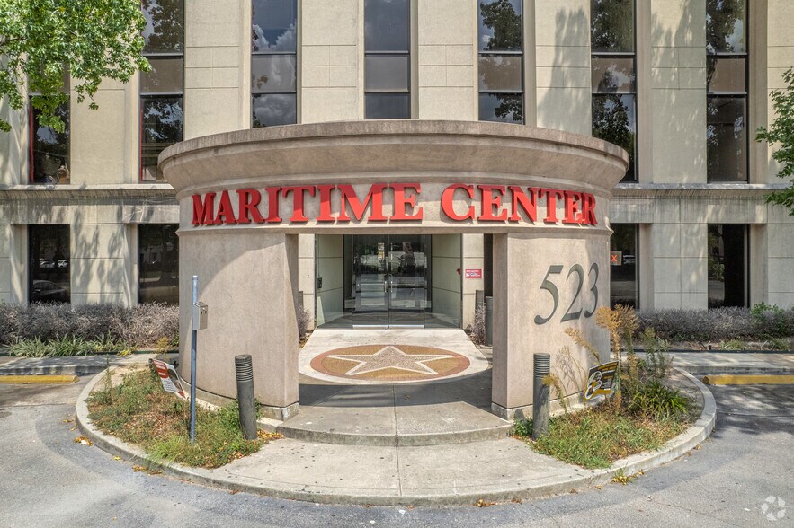 More Photos Of 519 N Sam Houston Pky E, Houston Medical For Lease