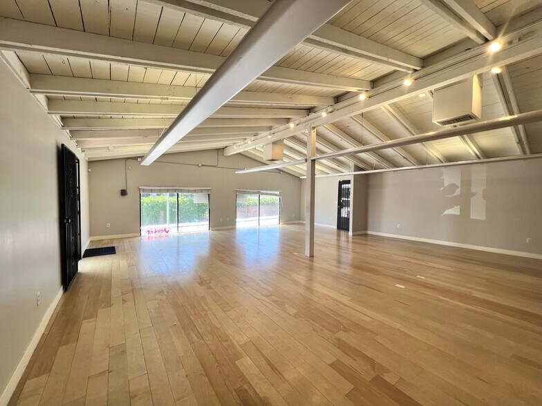 More Photos Of 6009 Melrose Ave, Los Angeles Loft Creative Space For Lease