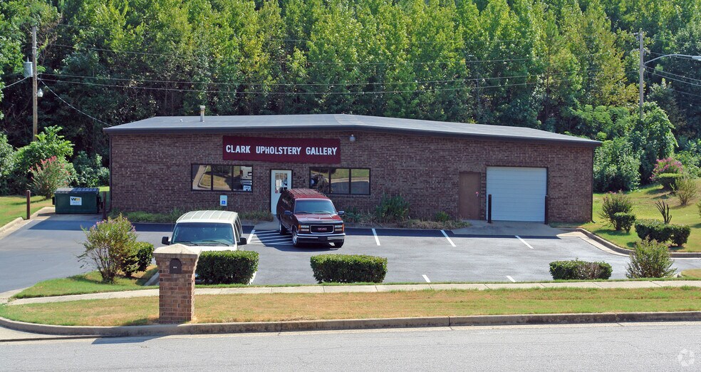 More Photos Of 101 Old Town Rd, Little Rock Showroom For Sale