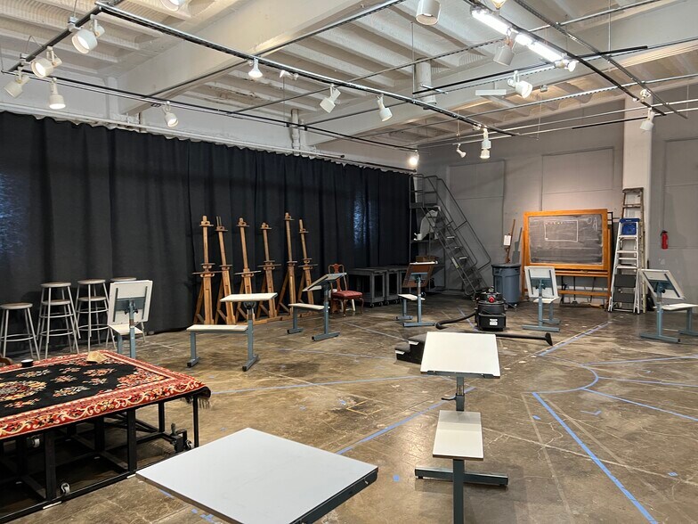 More Photos Of 654-660 E McMillan St, Cincinnati Warehouse For Lease