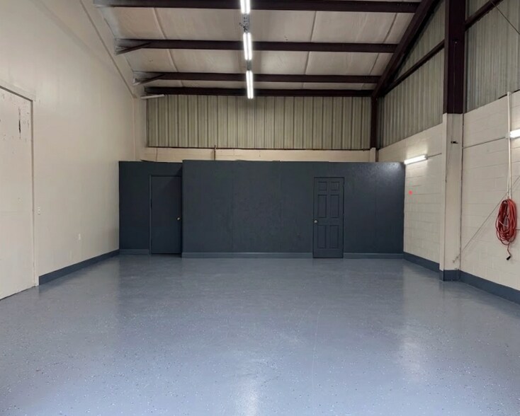More Photos Of 1046 Shadick Dr, Orange City Warehouse For Lease