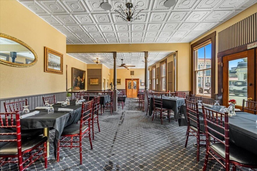 More Photos Of 315 Main St, Ferndale Hotel For Sale