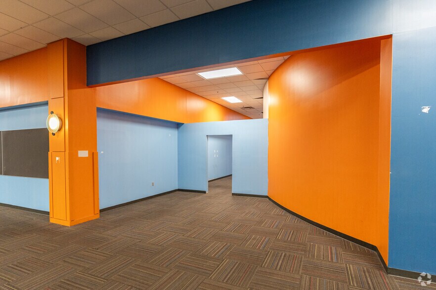 More Photos Of 1900-1974 Stone Rose Dr, Rocky Mount General Retail For Sale