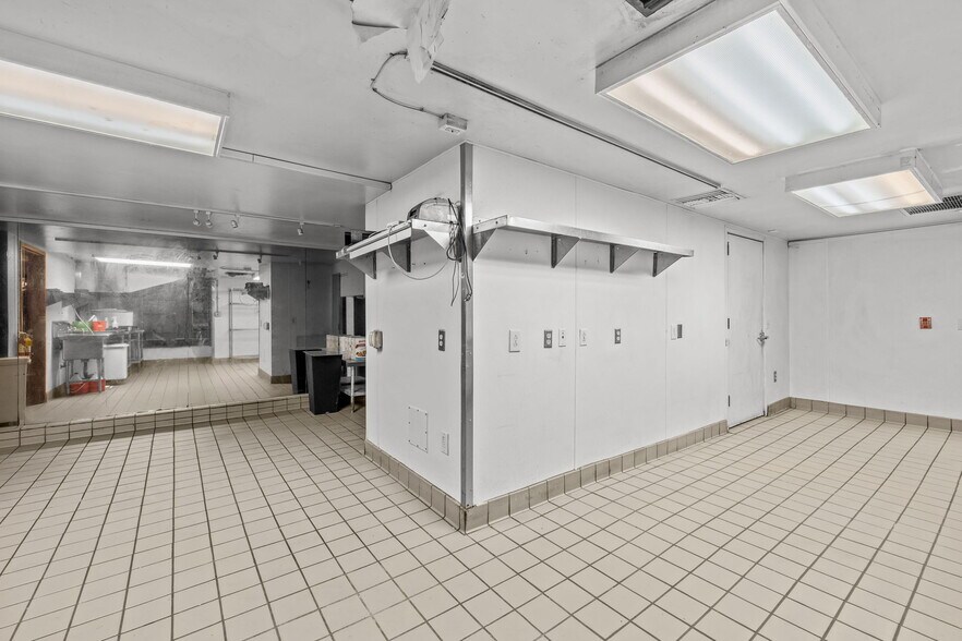 More Photos Of 861 N La Cienega Blvd, Los Angeles Restaurant For Lease