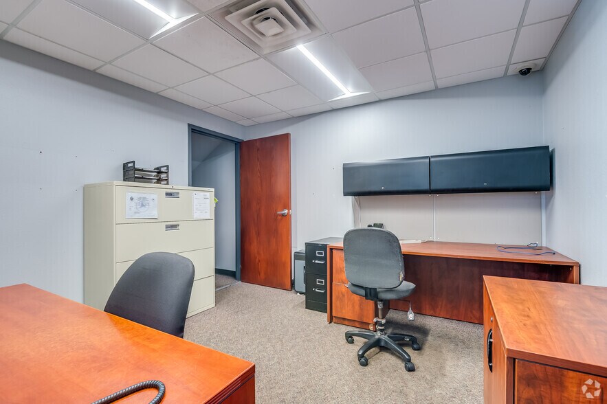 More Photos Of 3210 W Washington St, West Bend Auto Dealership For Sale