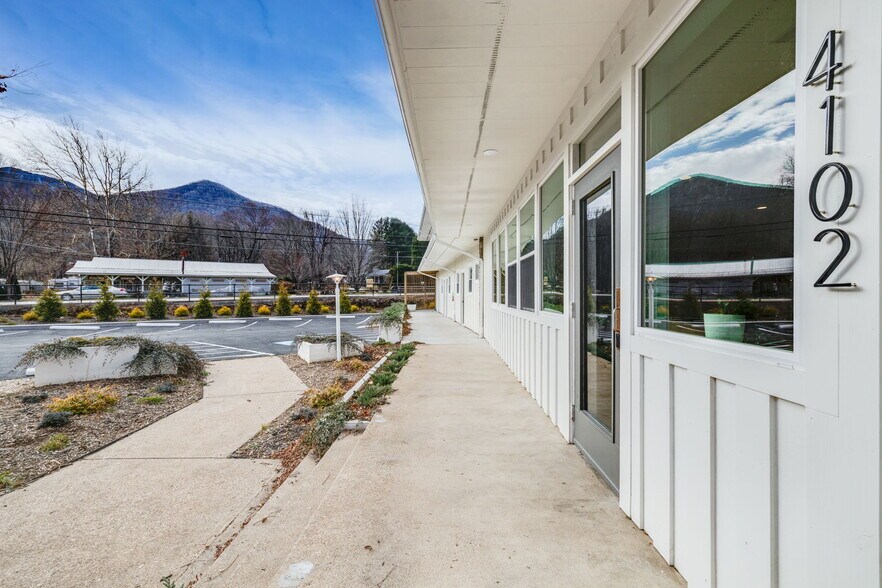 More Photos Of 4102 Soco Rd, Maggie Valley Hotel For Sale