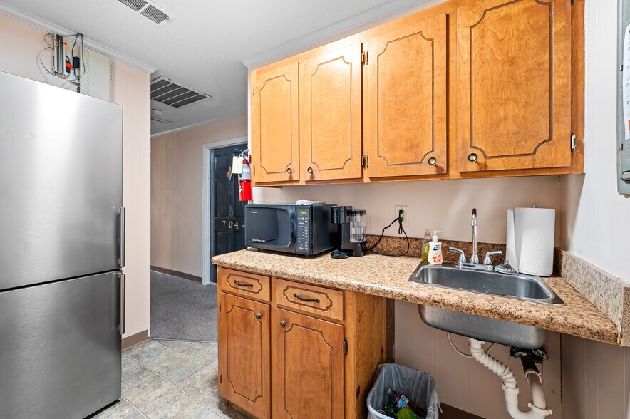 More Photos Of 910 E Garrison Blvd, Gastonia General Retail For Sale