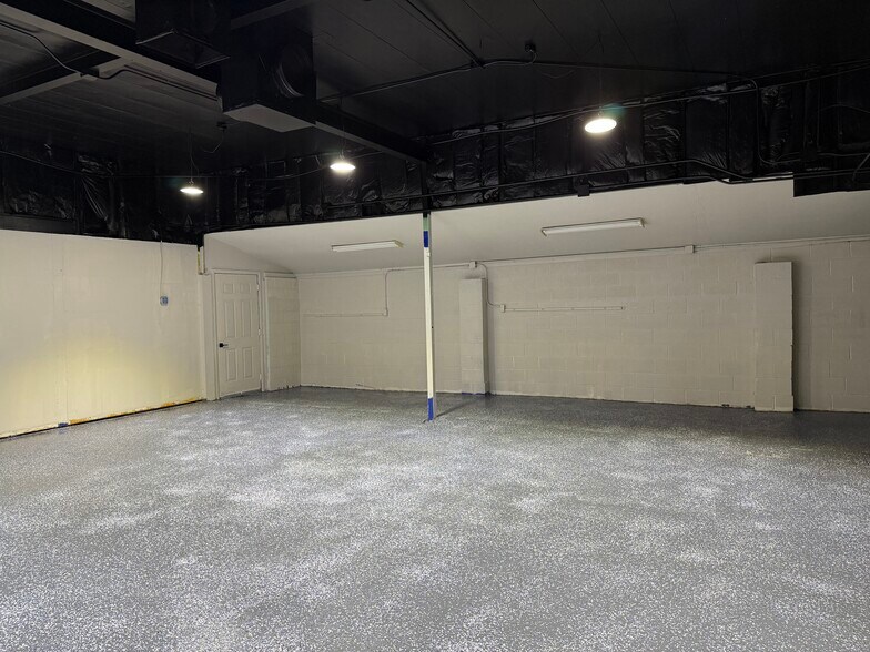 More Photos Of 328 W Hatcher Rd, Phoenix General Retail For Lease