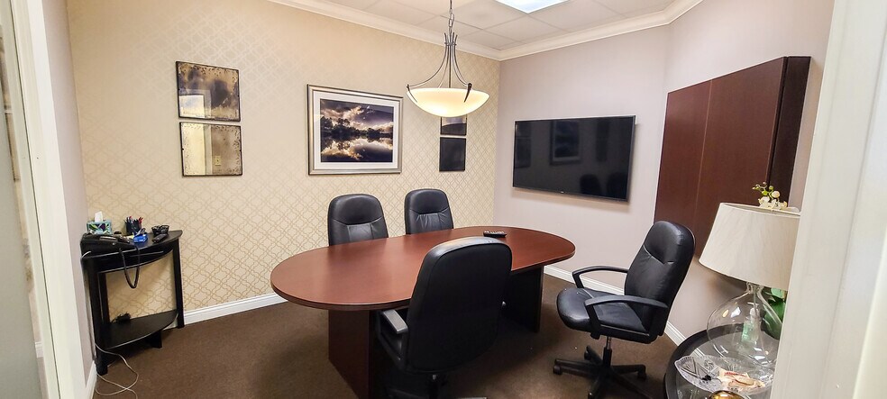 More Photos Of 553 Centre View Blvd, Crestview Hills Medical For Sale