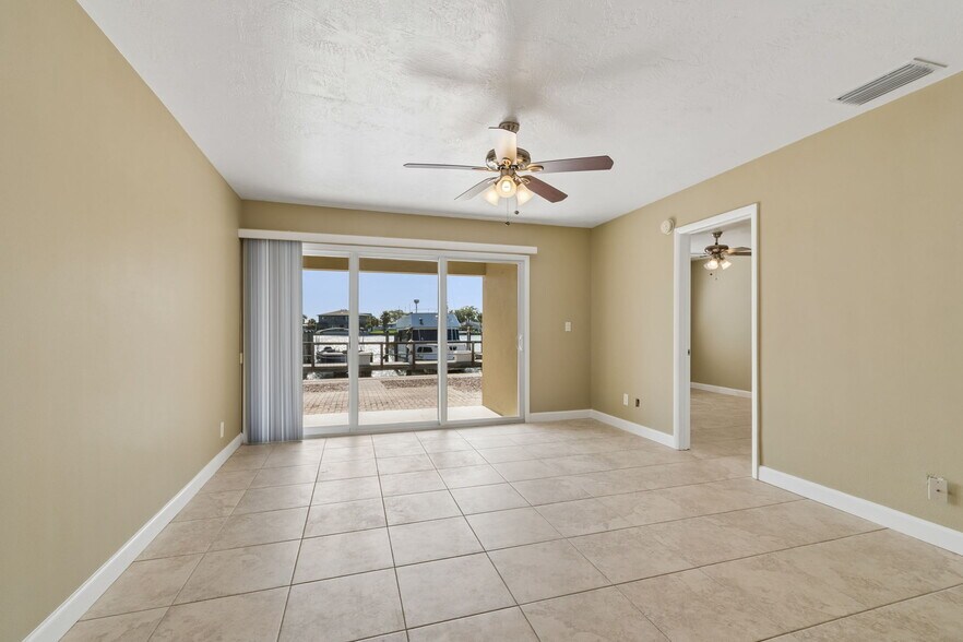 More Photos Of 2307 Bay Blvd, Indian Rocks Beach Apartments For Sale