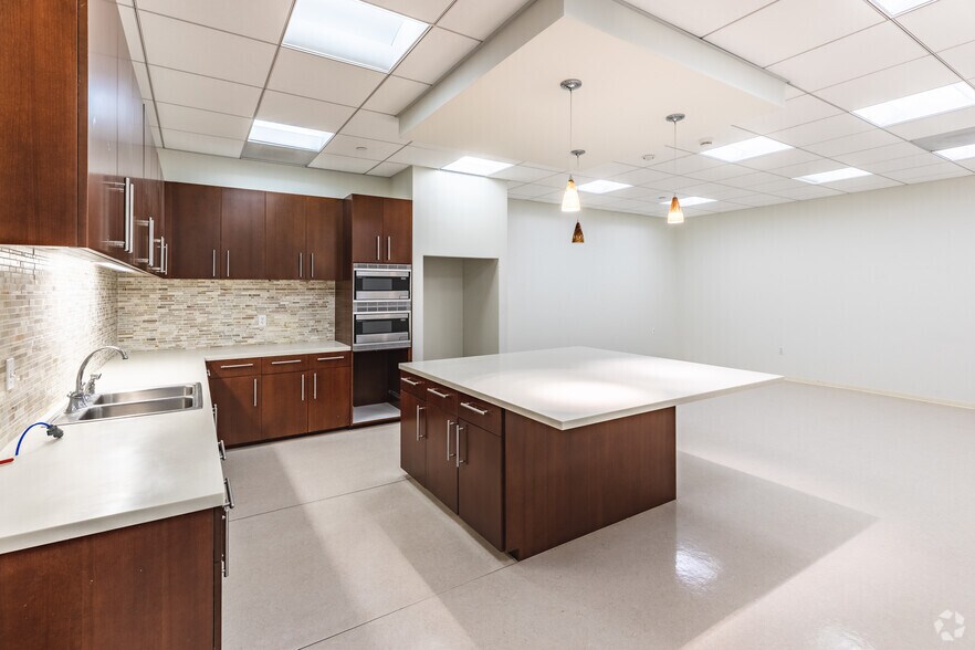 Photo of 20th Floor Ste 2000