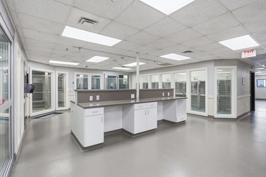 More Photos Of 180 Bear Hill Rd, Waltham Flex For Sale