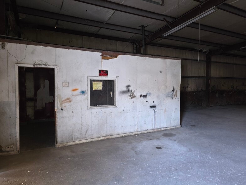 More Photos Of 2839 Sparta Ave, Charlotte Warehouse For Lease