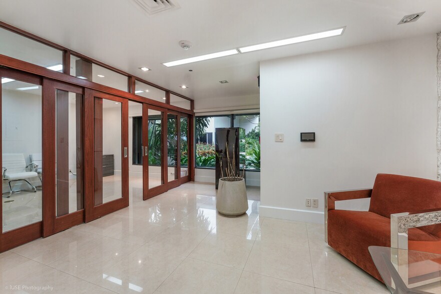 More Photos Of 520 Brickell Key Dr, Miami Apartments For Lease