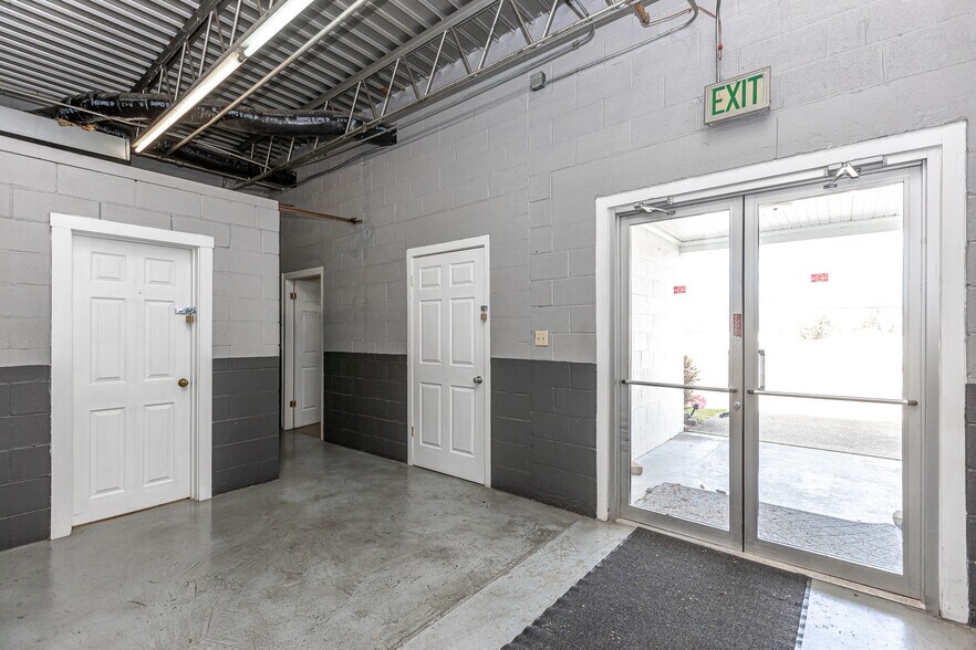 More Photos Of 665 David Ave, Danville Self Storage For Lease