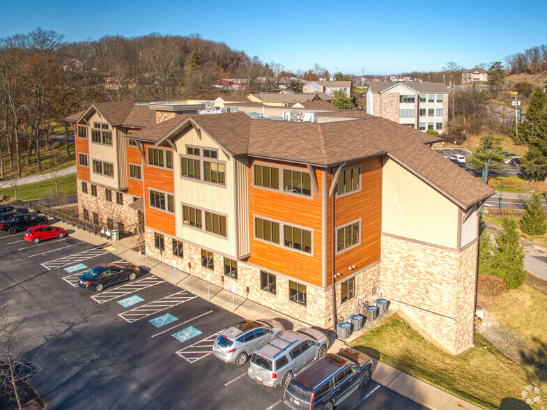 Primary Photo Of 100 Bradford Rd, Wexford Medical For Lease