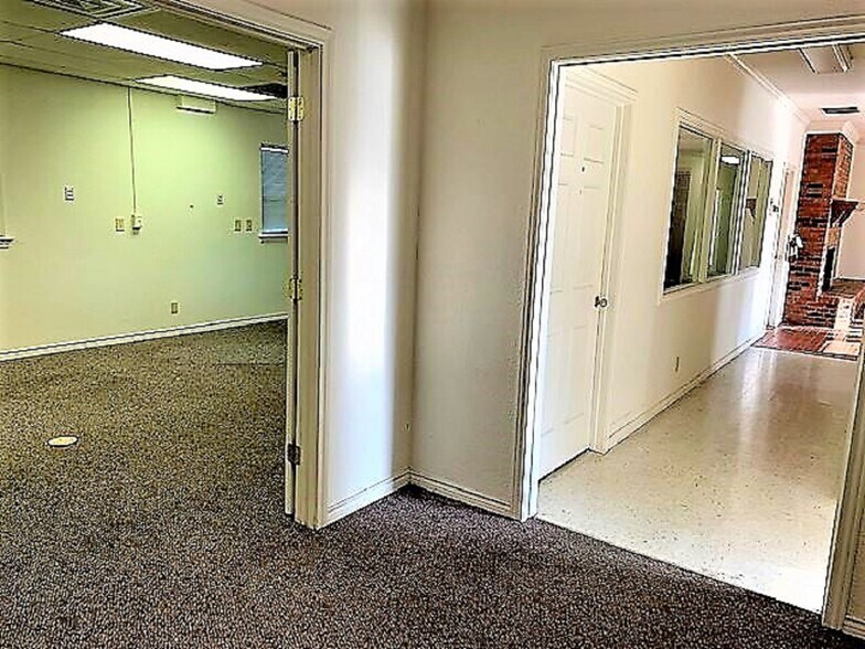 More Photos Of 1115 Memorial Dr, Denison Medical For Lease