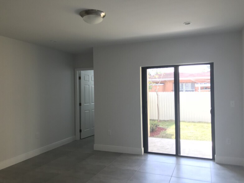 More Photos Of 4364 E 10th Ave, Hialeah Apartments For Sale