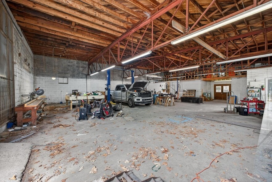 More Photos Of 910 Richland Ave E, Aiken General Retail For Lease