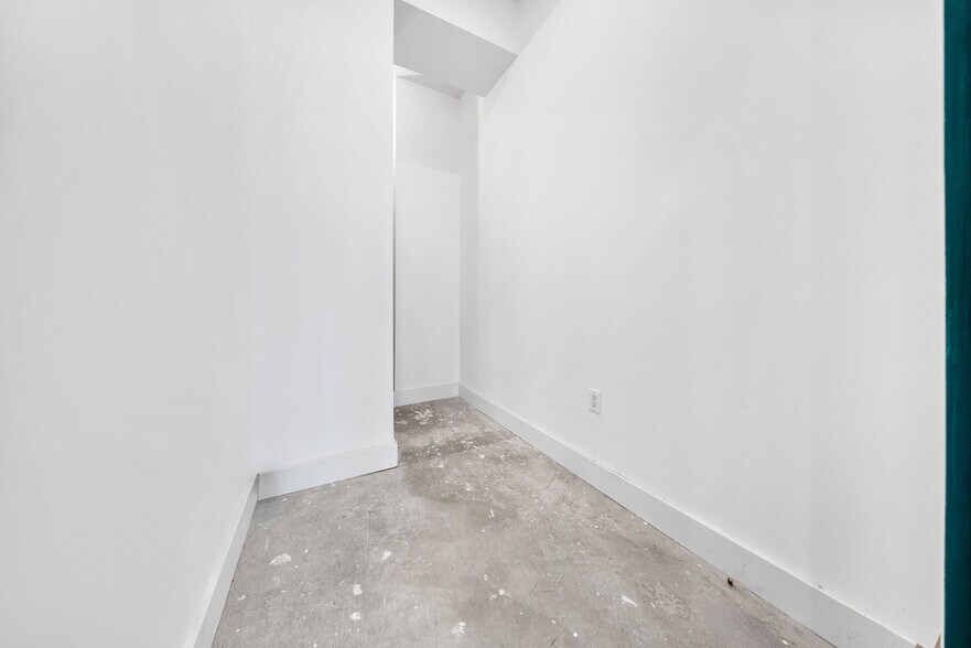 More Photos Of 37-29 32nd St, Long Island City Apartments For Sale