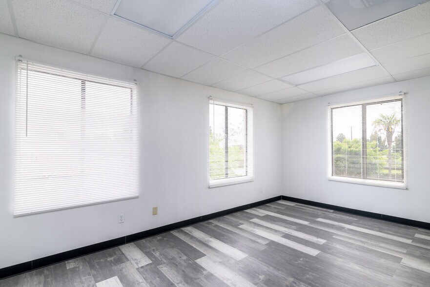 More Photos Of 501 W Channel Islands Blvd, Port Hueneme Loft Creative Space For Sale